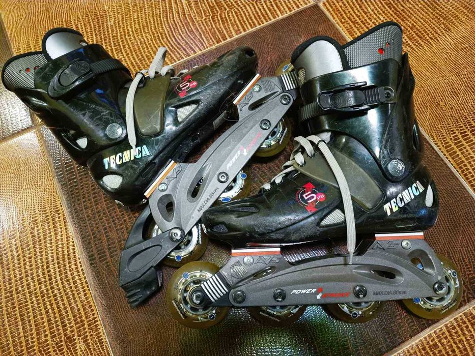 Роликовые коньки