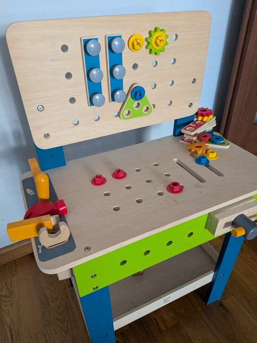 Warsztat dziecięcy, Hape