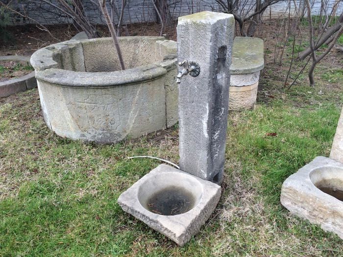 Zabytkowy Czerpak Ogrodowy z Piaskowca – Unikat ok. 200 lat