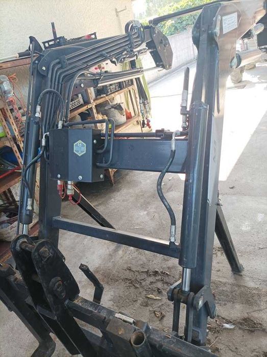 Carregador frontal M1 p/a trator TYM