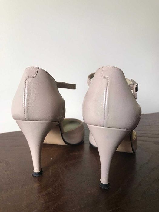 Sapatos Tacão em Pele