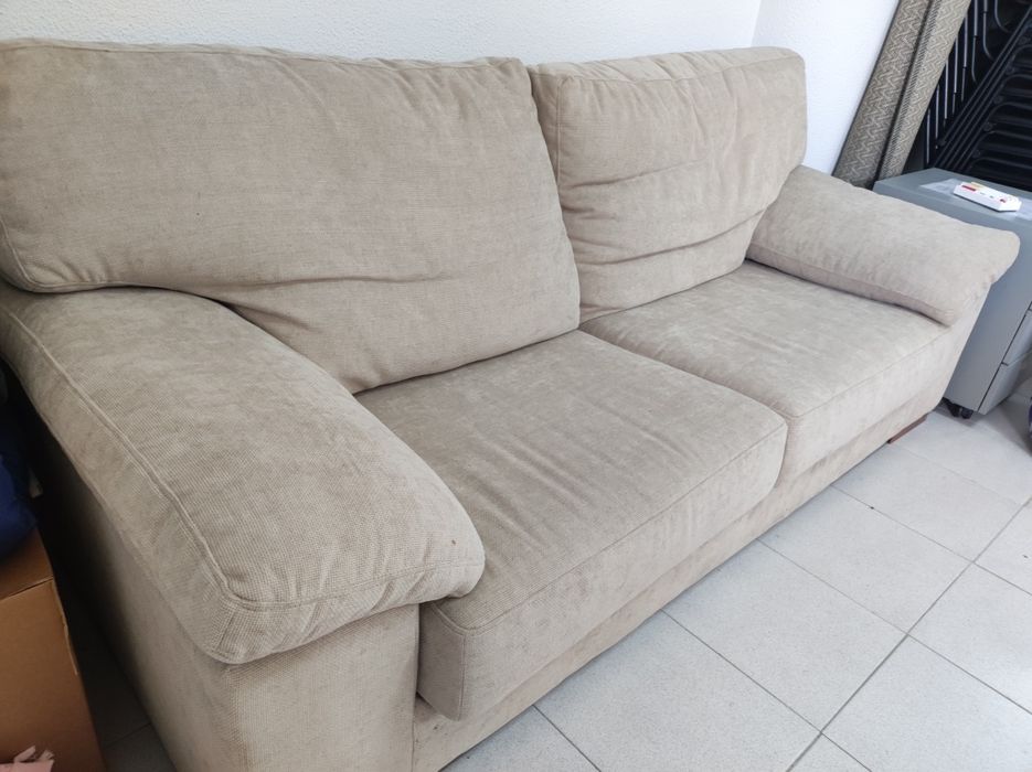 Sofá Bege 3 lugares
