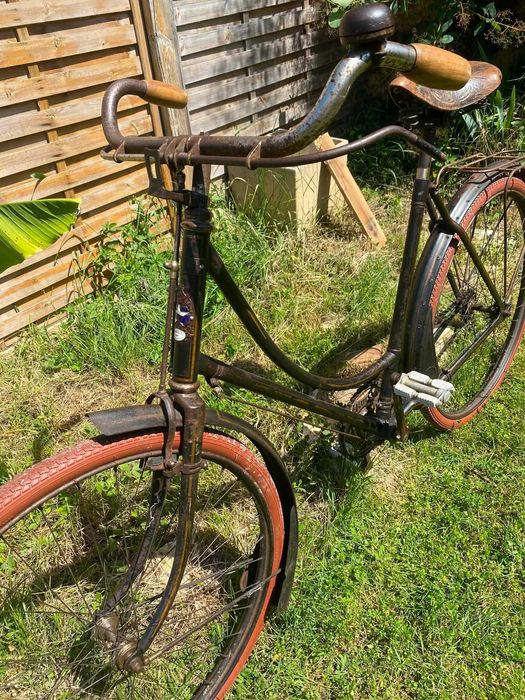 Bicicleta antiga de Sra
