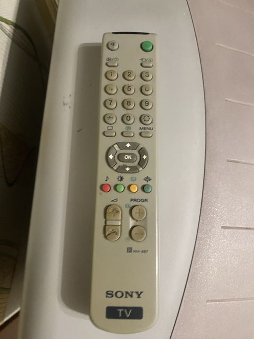 Кольоровий телевізор Sony в робочому стані