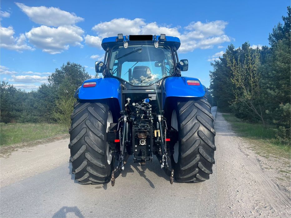 New Holland T7220