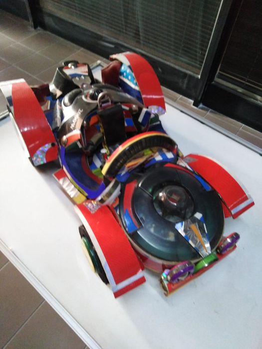 Arte reciclável - carros, motos, carrocel... Etc...