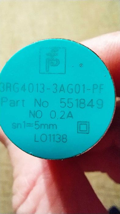 Индуктивный бесконтактный датчик