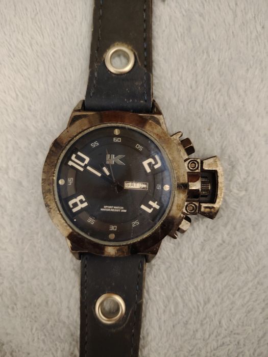 Lote 15 relógios, leia o anúncio todo.