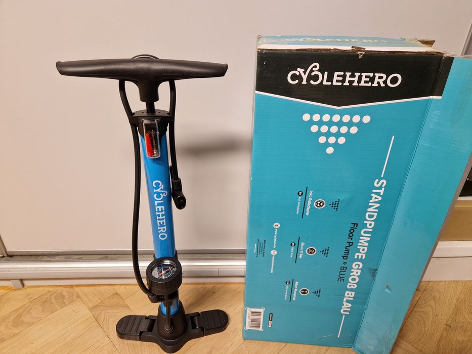 Pompka rowerowa z manometrem solidna