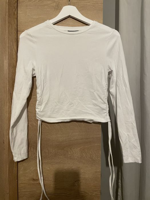 Biała bluzka z długim rękawem