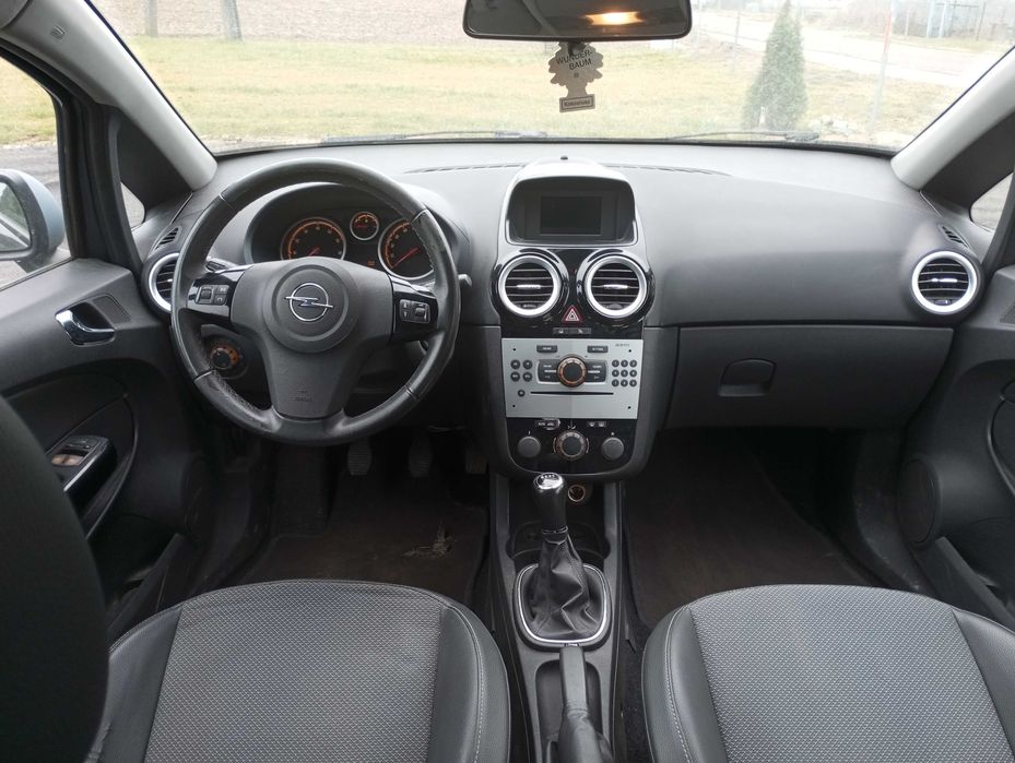 Opel Corsa D 1.2 benzyna