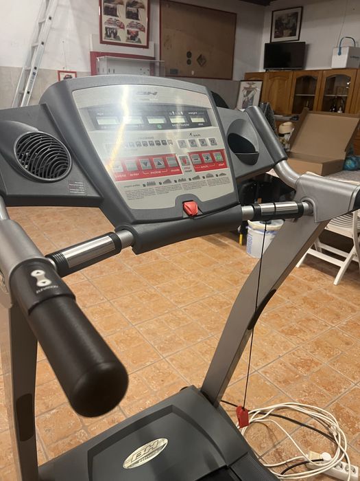 Passadeira BH Pioneer Pro - Eléctrica com inclinação