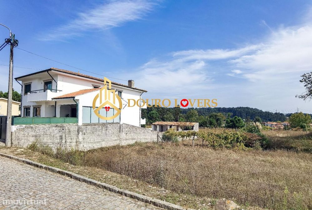 Terreno para Construção de Moradia Geminada em Olival