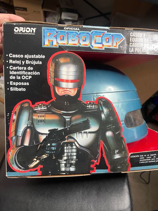 capacete de brinquedo robocop