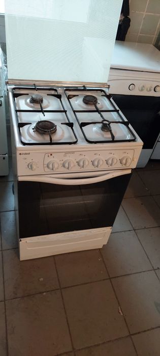 Газову плиту  з газовой духовкою дуже дешево продаю