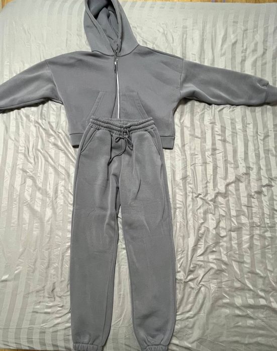 Зимовий жіночий костюм