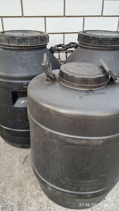 Бочка пластикова 60л