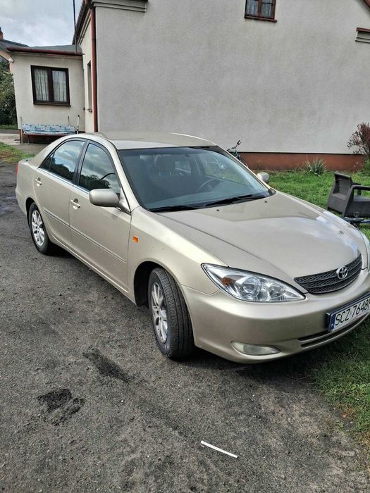 TOYOTA CAMRY fajny stan , super moc 2.4
