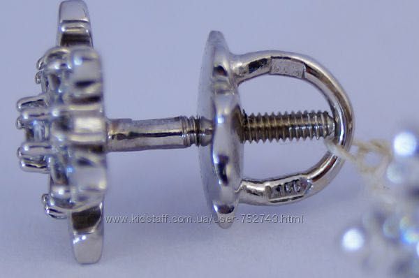 Серьги из белого золота и бриллиантами 0,37 карат.