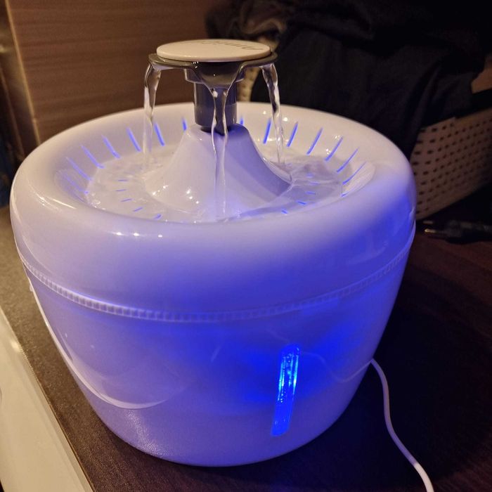 Poidło AmiCura poidełko dla psa i kota 2500 ml białe