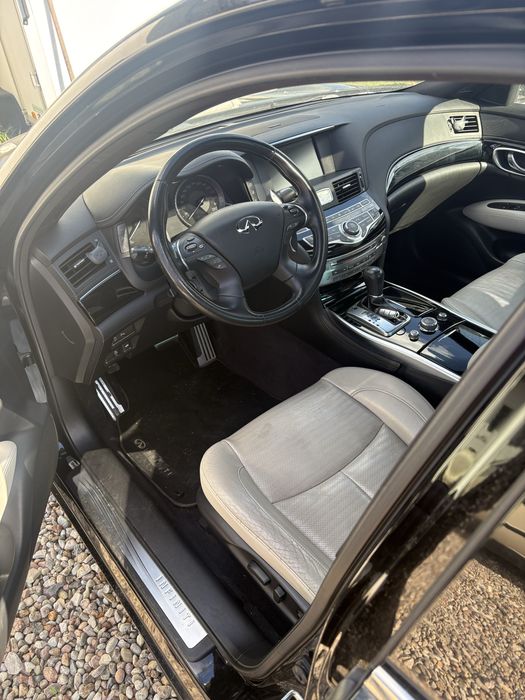 Infiniti m30 s pozostalosci na czesci