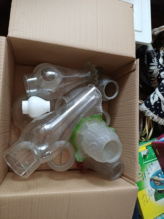 Abajurs e chaminé em vidro