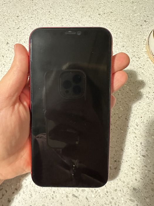 Продам iphone 11 64гб