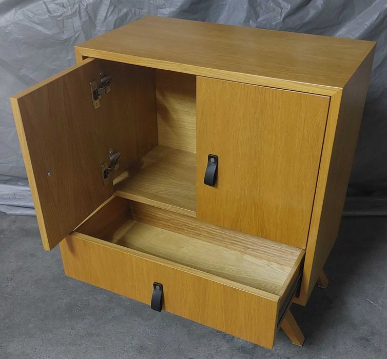 Pequeno Móvel (cómoda - mesinha)