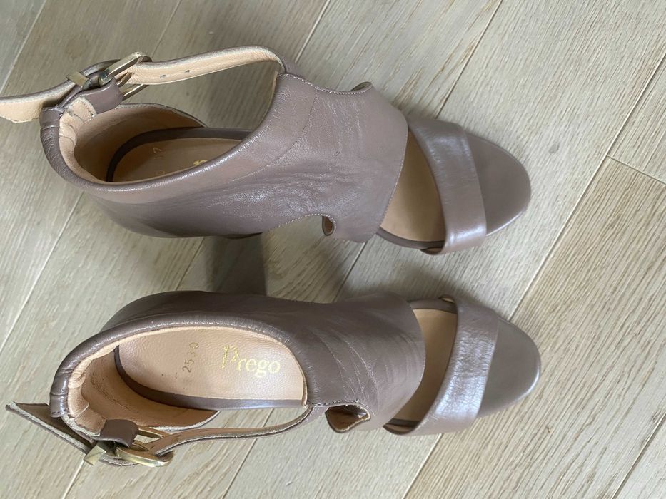 Босоніжки жіночі Prego