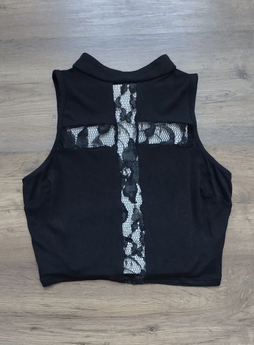 Czarna krótka bluzka z krzyżem ażurowa koronkowa gotycka mroczna goth czarny mroczny gotycki koronkowy ażurowy crop top z koronką