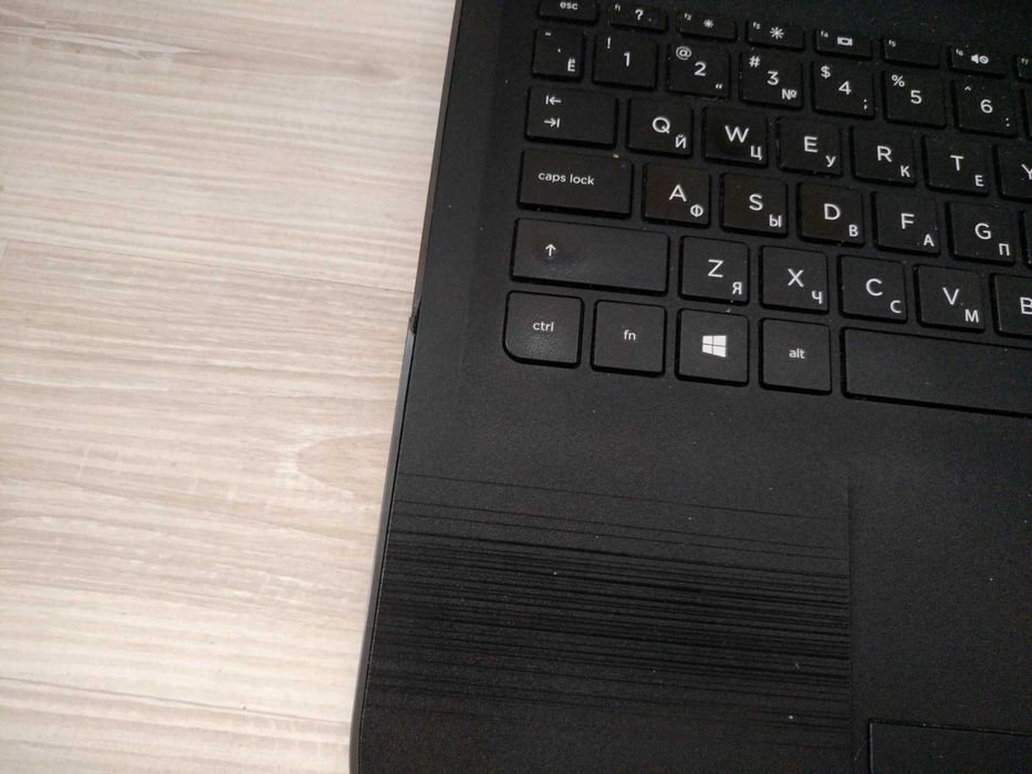 Ноутбук HP 250 G5 працює, можно по запчастинам
