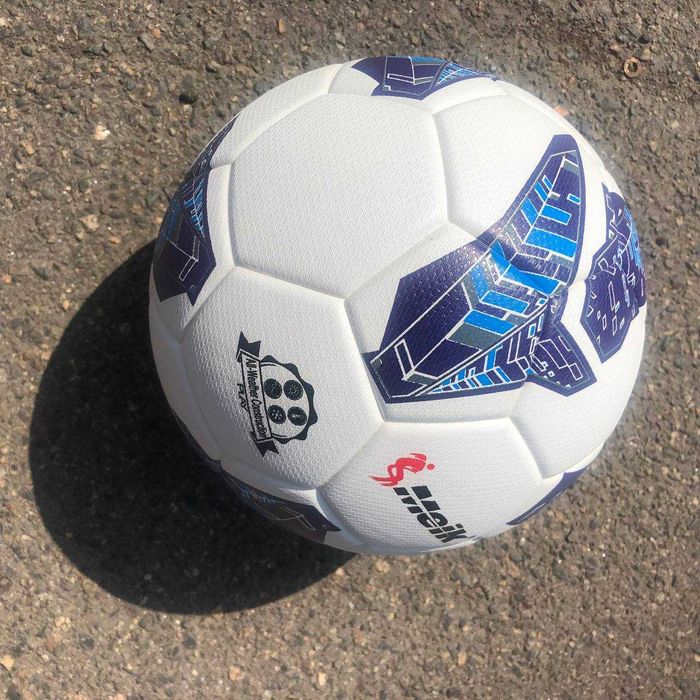 М'яч футбольний безшовний Winner Super Primo