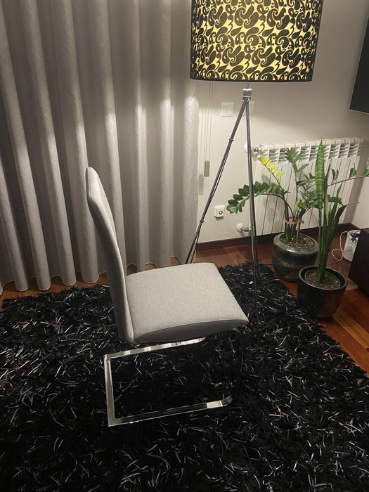 8 cadeiras de sala jantar , como novas , cadeiras robustas