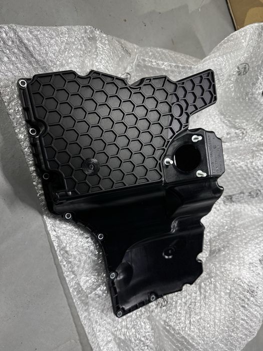 Піддон масляний, маслянный поддон Audi A4, A5 B9, Q5