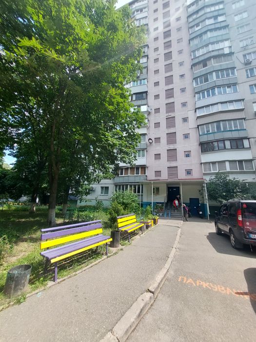 Продам 1-кімнатну, вул. Героїв Маріуполя 9, М Іподром