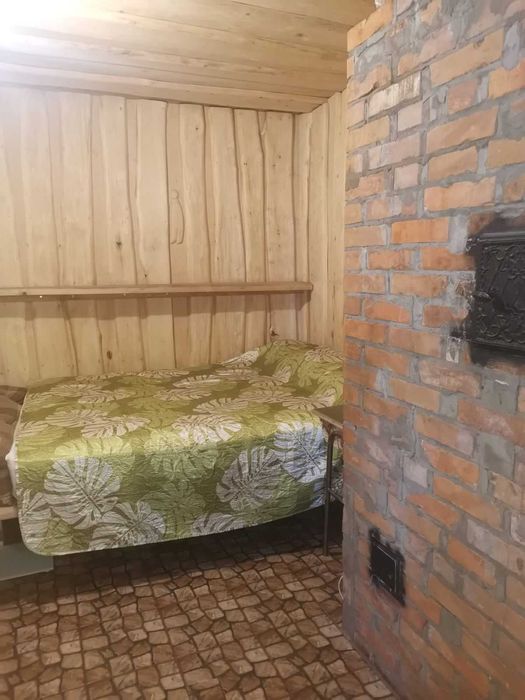 Продається велика ділянка в лісі з недобудованим будинком