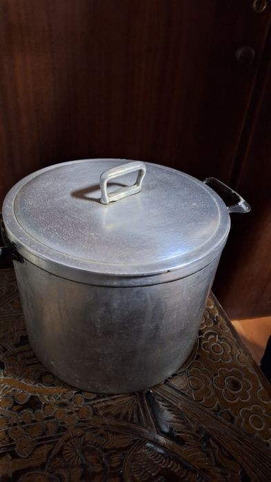 Panela alumínio fundido. Paredes espessas. 26×20