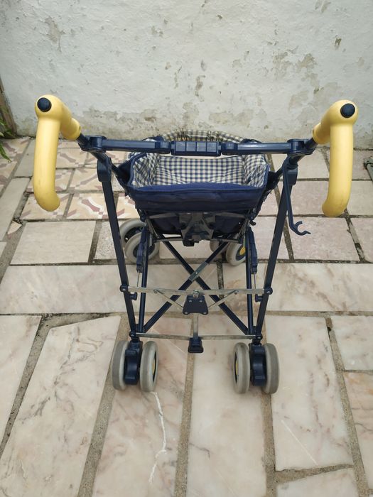 Carrinho de passeio para bebé