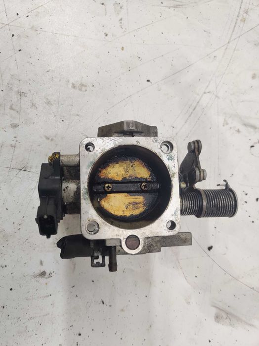 Opel Corsa B 1.0 B Przepustnica