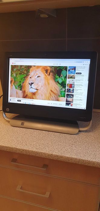 Ciekawy Komputer dotykowy FullHD 22" AiO i5 4x2.5 SSD Windows 10