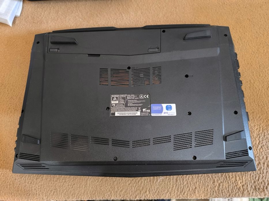 Portátil Clevo N850HK Intel Core i7-7700HQ (7ª geração)