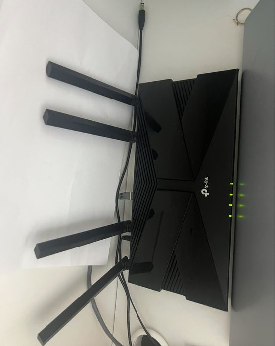 Мольберт, для творчості,деревяний стол, для творчості, стільці та стол