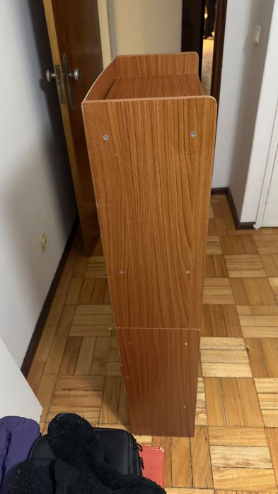 Estante pequena para arrumação