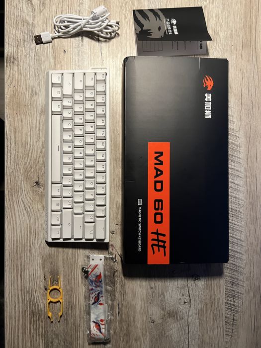 Mad 60 HE Basic White