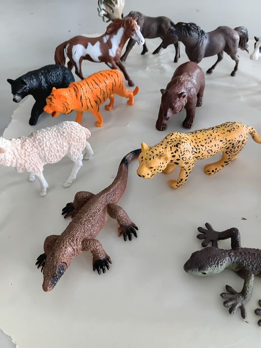 20 figuras de animais de marca com 12 cm(novos)