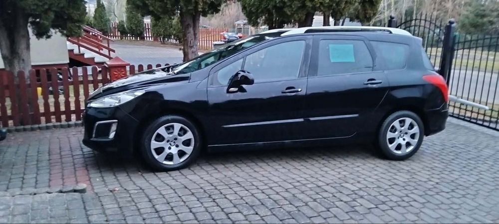 Peugeot 308 SW 2012