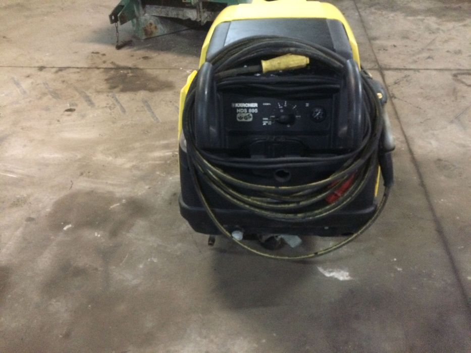 Myjka ciśnieniowa Karcher Hds 895  Ciepłowodna.