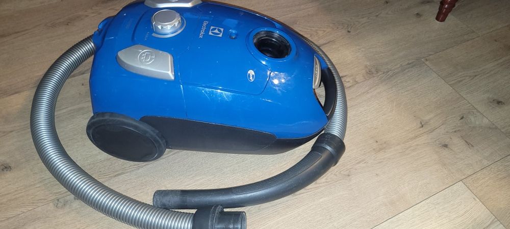 Odkurzacz electrolux easygo eeg41 uszkodzony