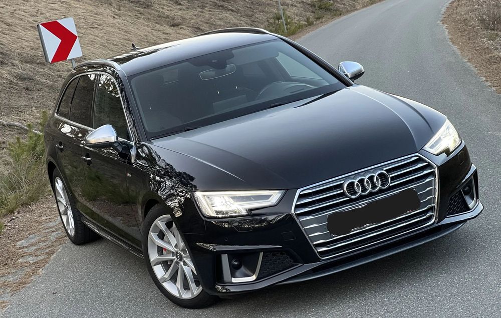 Audi A4 Avant 2.0 TDI 190 tdi full sline Competition Akt. Radary kamera Alu18 virtul