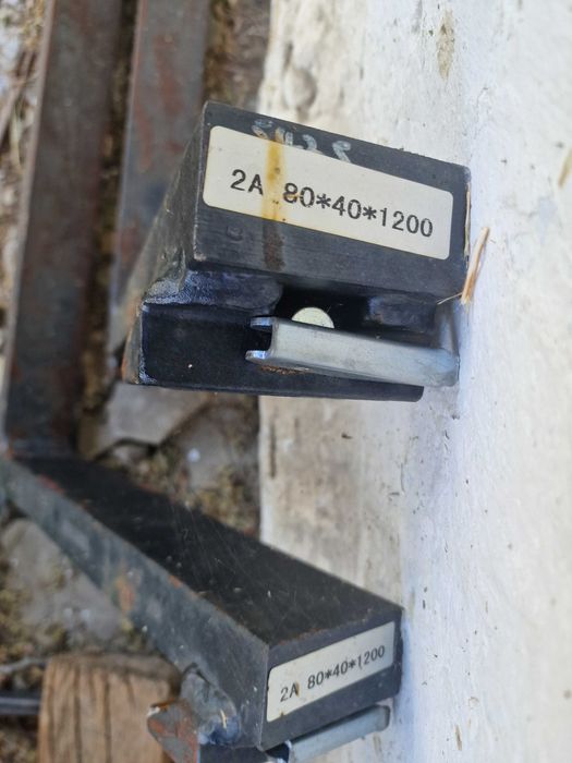 Łyżka plus widły do palet. paleciak